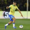 O volante André no gramado do Couto Pereira, contra o Equador: seleção brasileira em Curitiba