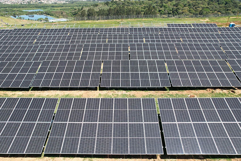 PIRAMIDE SOLAR NO ANTIGO LIXAO DA CAXIMBA PAINEL SOLAR PAINEIS SOLARES