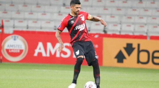 Lucho González pelo Athletico Paranaense