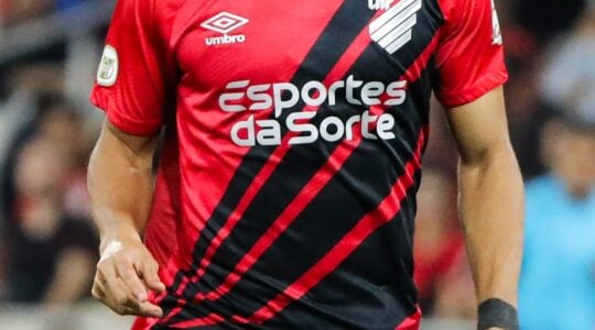 Camisa do Athletico com o patrocínio da Esportes da Sorte