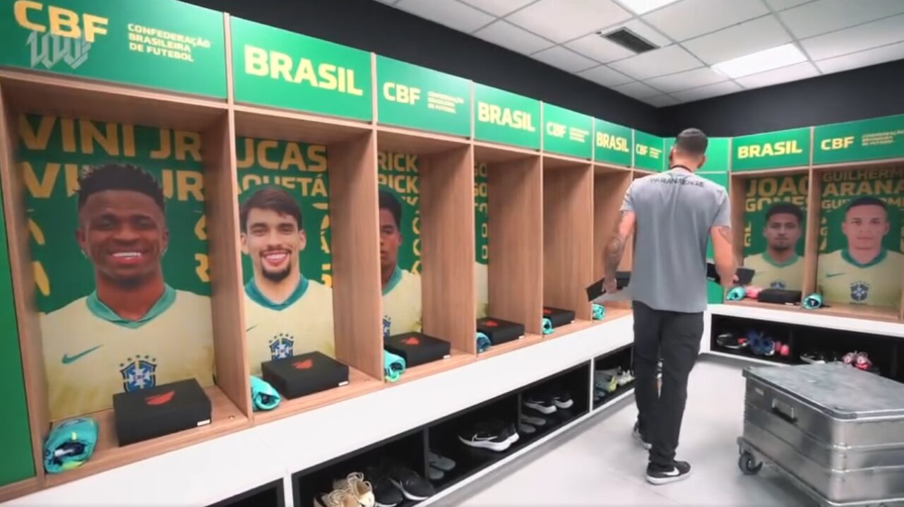 Kits entregues pelo Athletico Paranaense para os jogadores da seleção brasileira