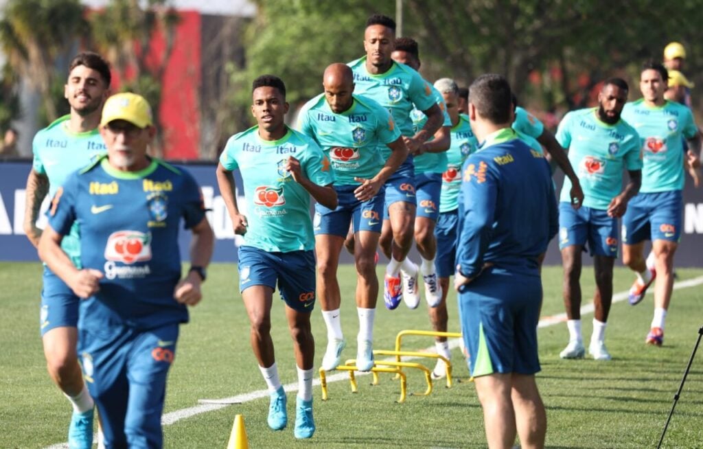 Seleção brasileira em Curitiba: treino no CT do Caju