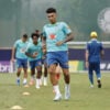 Igor Jesus em treino da seleção brasileira