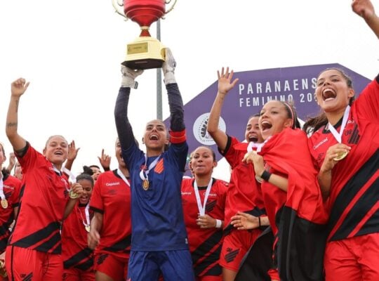 Athletico campeão no futebol feminino