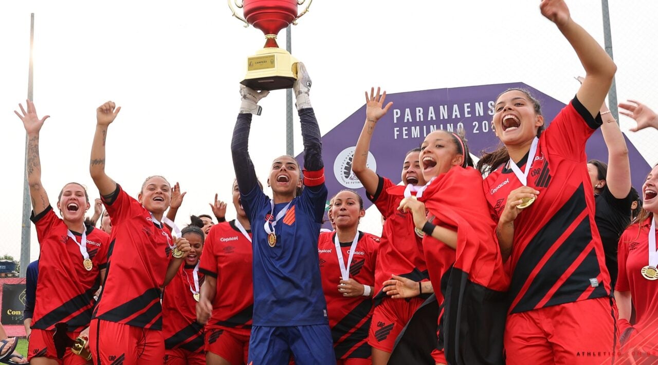 Athletico campeão no futebol feminino