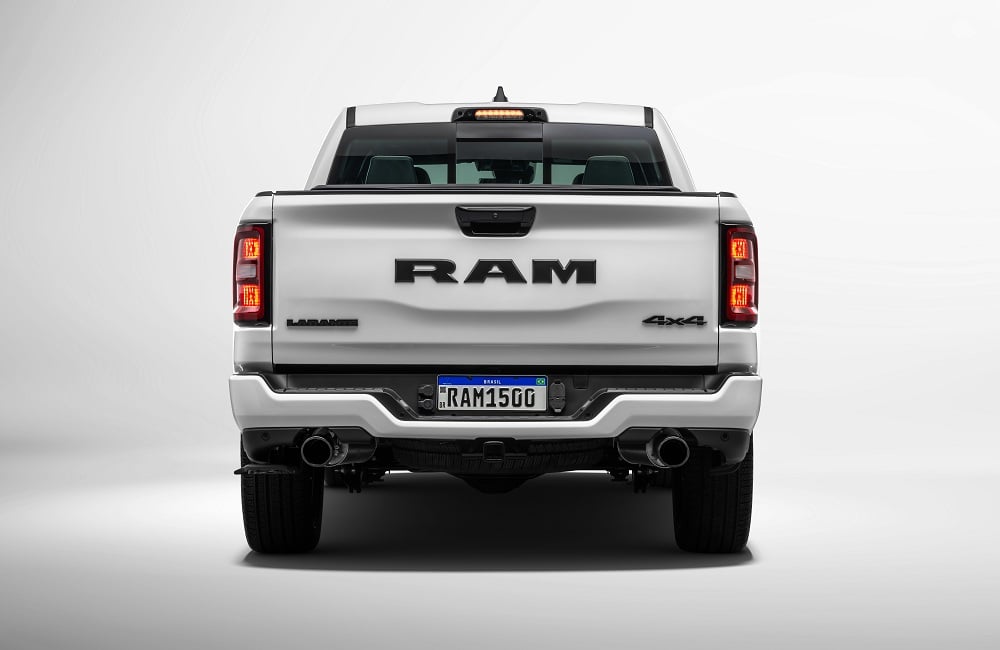 RAM_1500_Laramie_Night_Edition_014