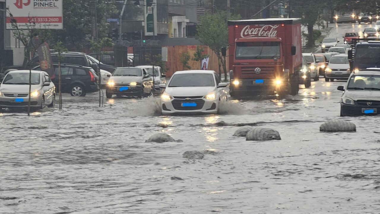 chuva forte alagamento